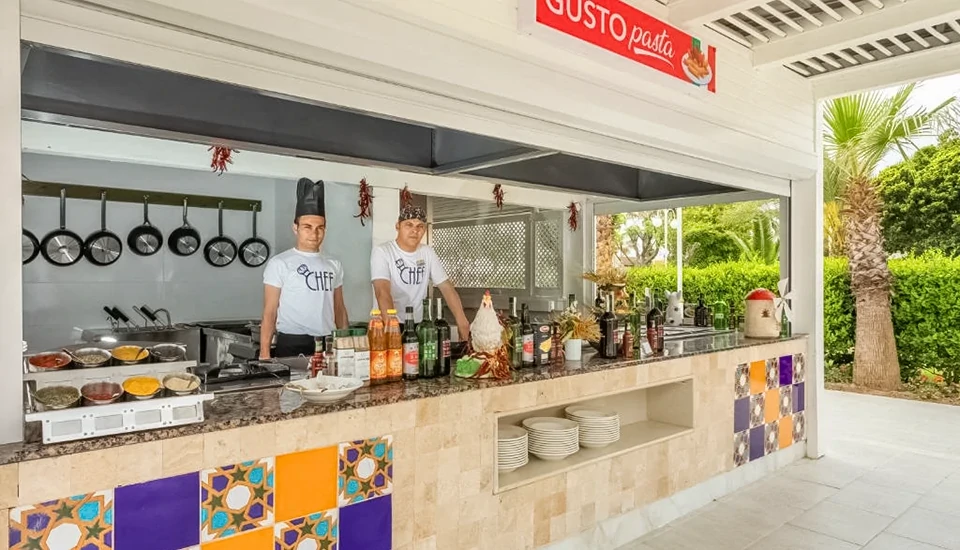 هتل اورنج کانتی بلک آنتالیا